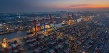 India Port Congestion & 50% Tariffs in 2025: How US Importers Can Protect Supply Chains and Control Costs
